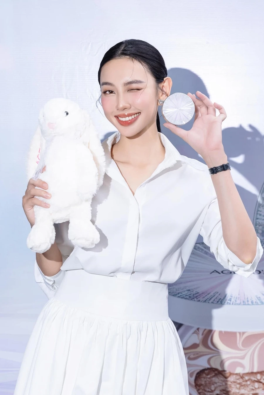 Hoa hậu hòa bình quốc tế Thủy Tiên là hình mẫu cho nhiều bạn trẻ Hoa hậu hòa bình quốc tế Thủy Tiên là hình mẫu cho nhiều bạn trẻ