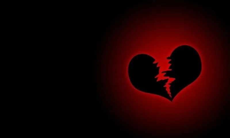 Hình nền đen có trái tim giúp bạn tạo không gian dễ thương