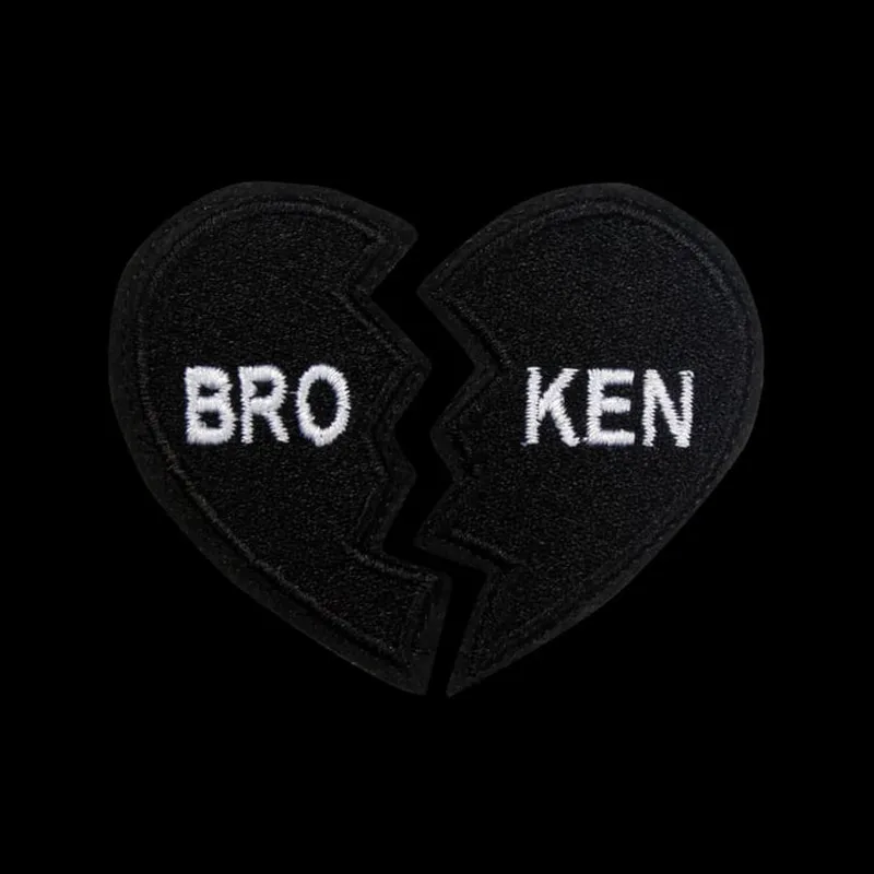 Trái tim buồn thể hiện nỗi đau trong tình yêu