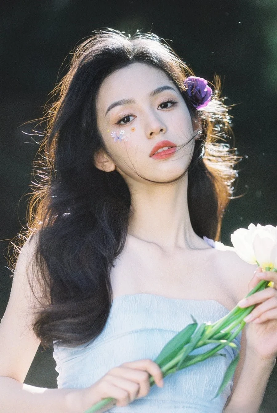 Gái cute đeo kính mang đến vẻ đẹp thông minh và duyên dáng Gái cute đeo kính mang đến vẻ đẹp thông minh và duyên dáng