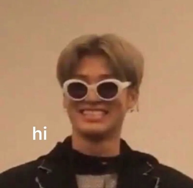 Hello gif meme giúp bạn gửi lời chào một cách sinh động