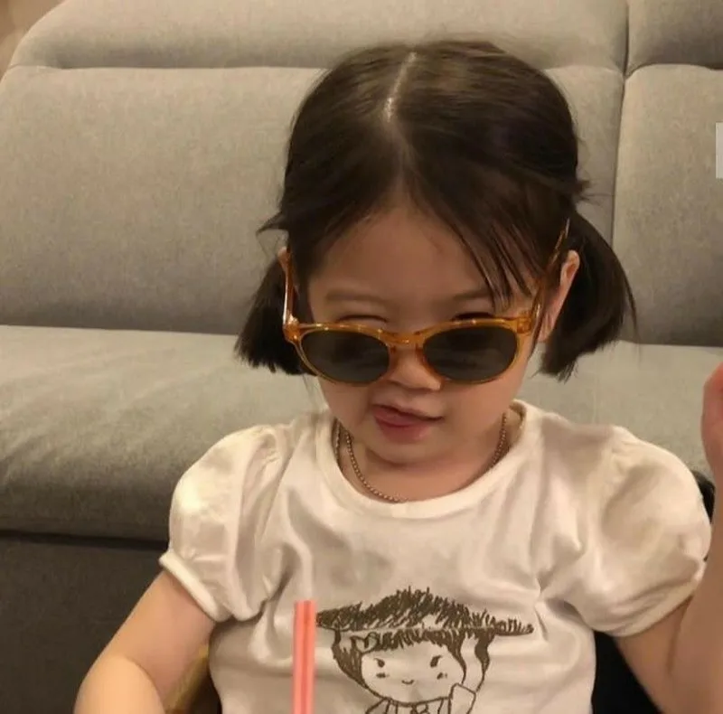 Meme em bé cute hài hước thật vui nhộn và đáng yêu Meme em bé cute hài hước thật vui nhộn và đáng yêu