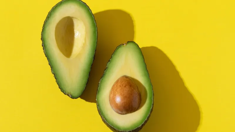 Quả bơ chibi nét vẽ dễ thương phong cách ngộ nghĩnh 