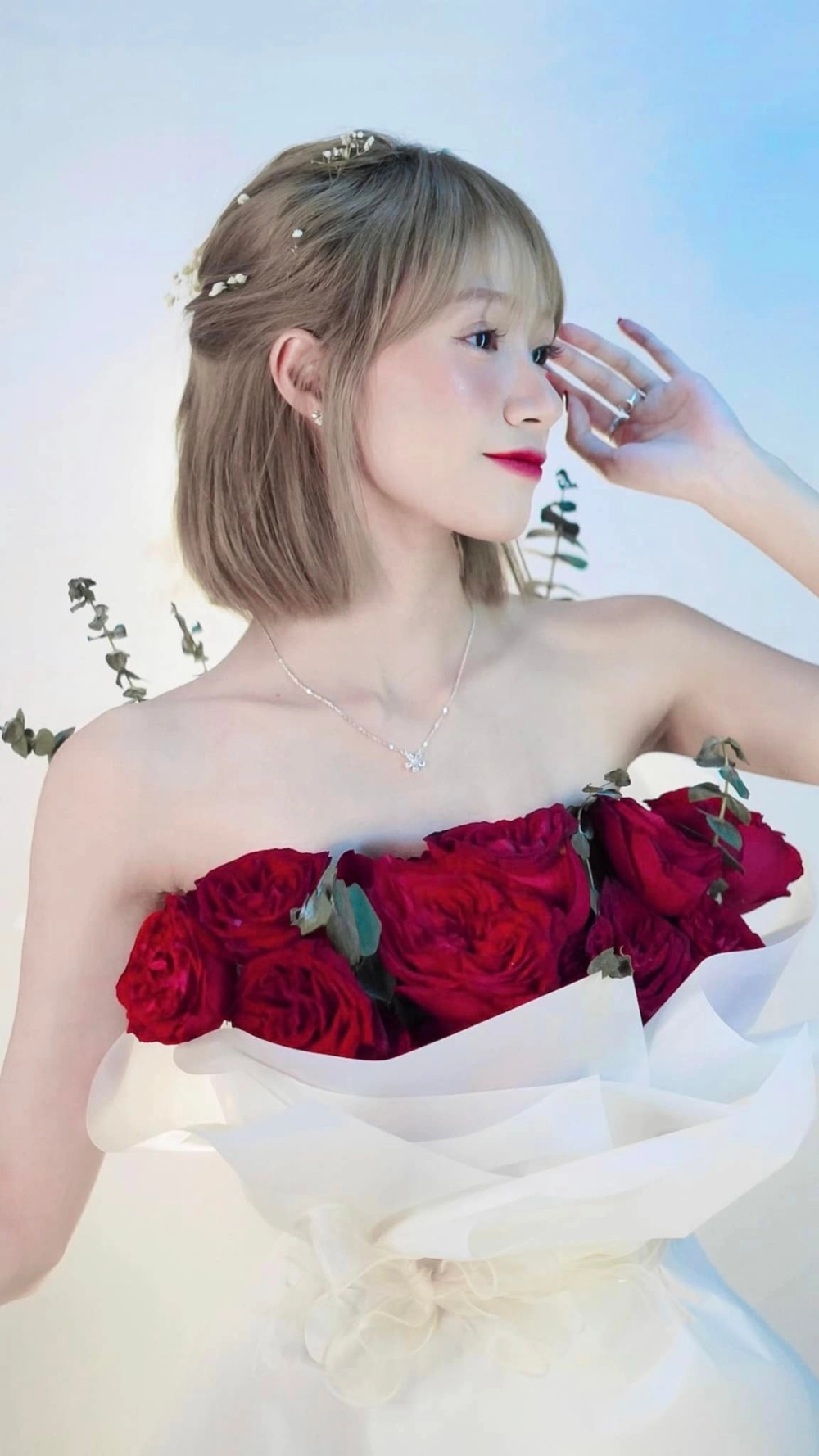 Đào Lê Phương Hoa biến hình ngoạn mục với outfit cực chất