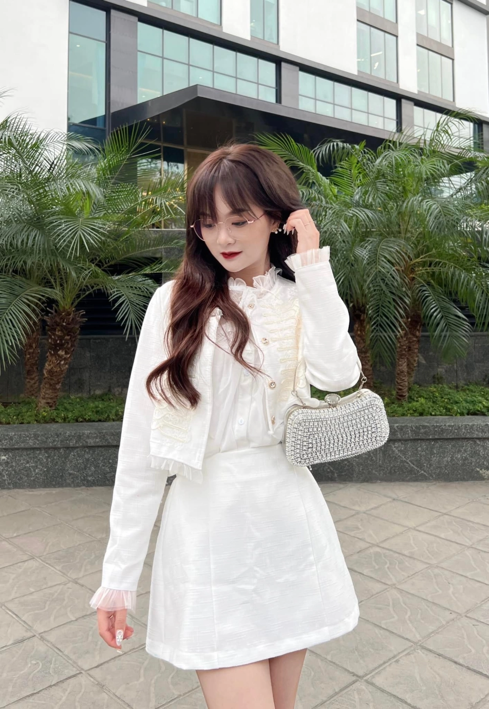 Gấm kami chơi bida thu hút ánh nhìn với phong cách chuyên nghiệp