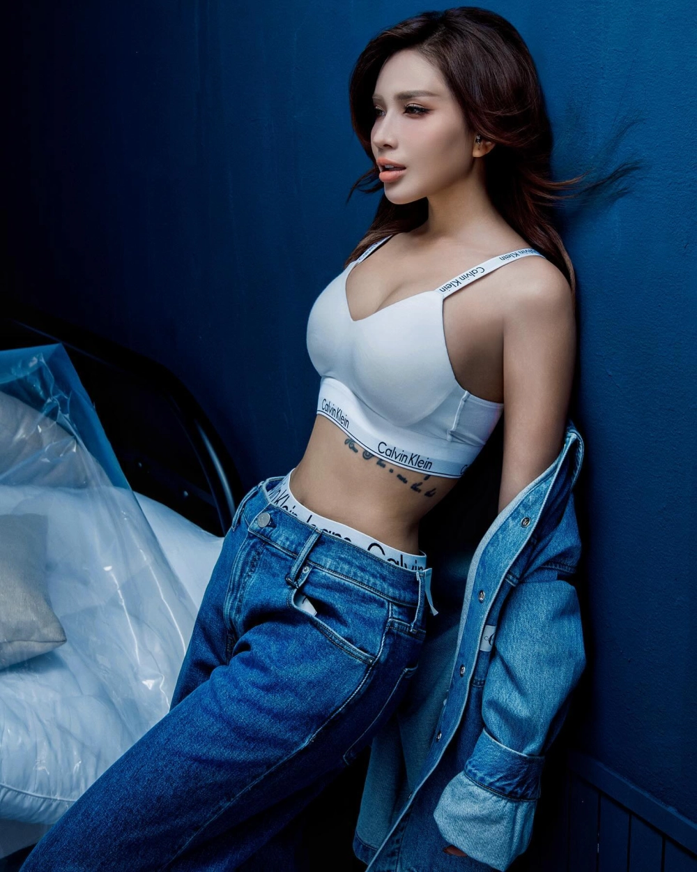 Ca sĩ Khả Như bất ngờ lấn sân ca nhạc với phong cách riêng