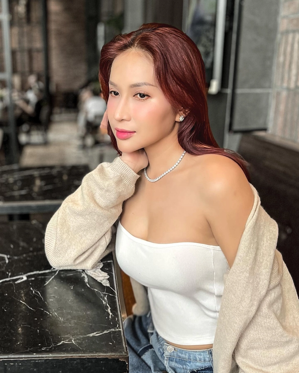 Quỷ nhập tràng Khả Như ghi điểm với lối diễn xuất ma mị