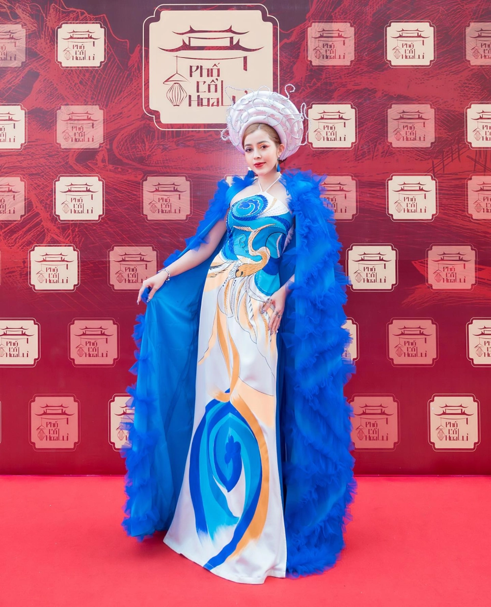 Linh Barbie cưới trong bộ váy khiến ai cũng trầm trồ