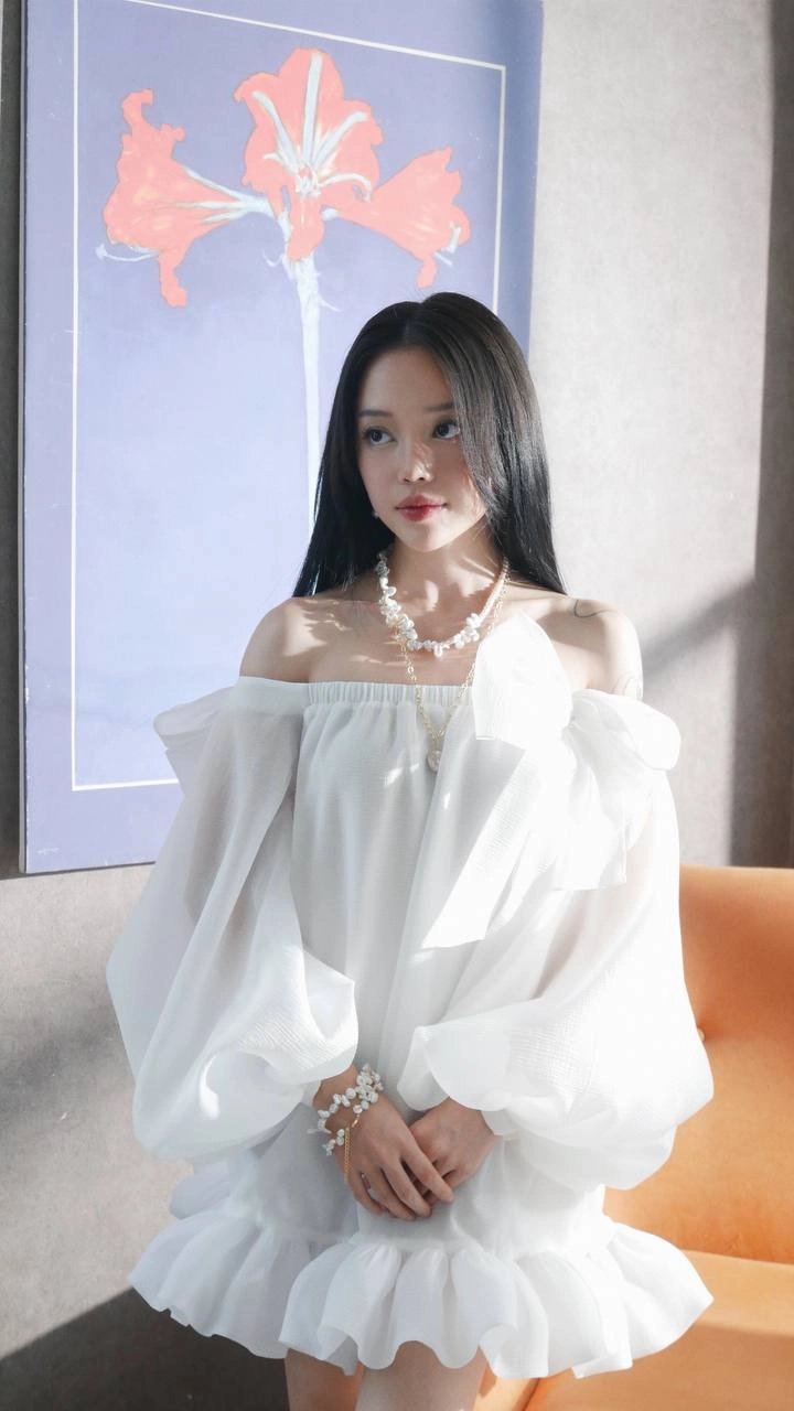 Tìm hiểu Linh Ngọc Đàm quê ở đâu qua loạt ảnh đời thường