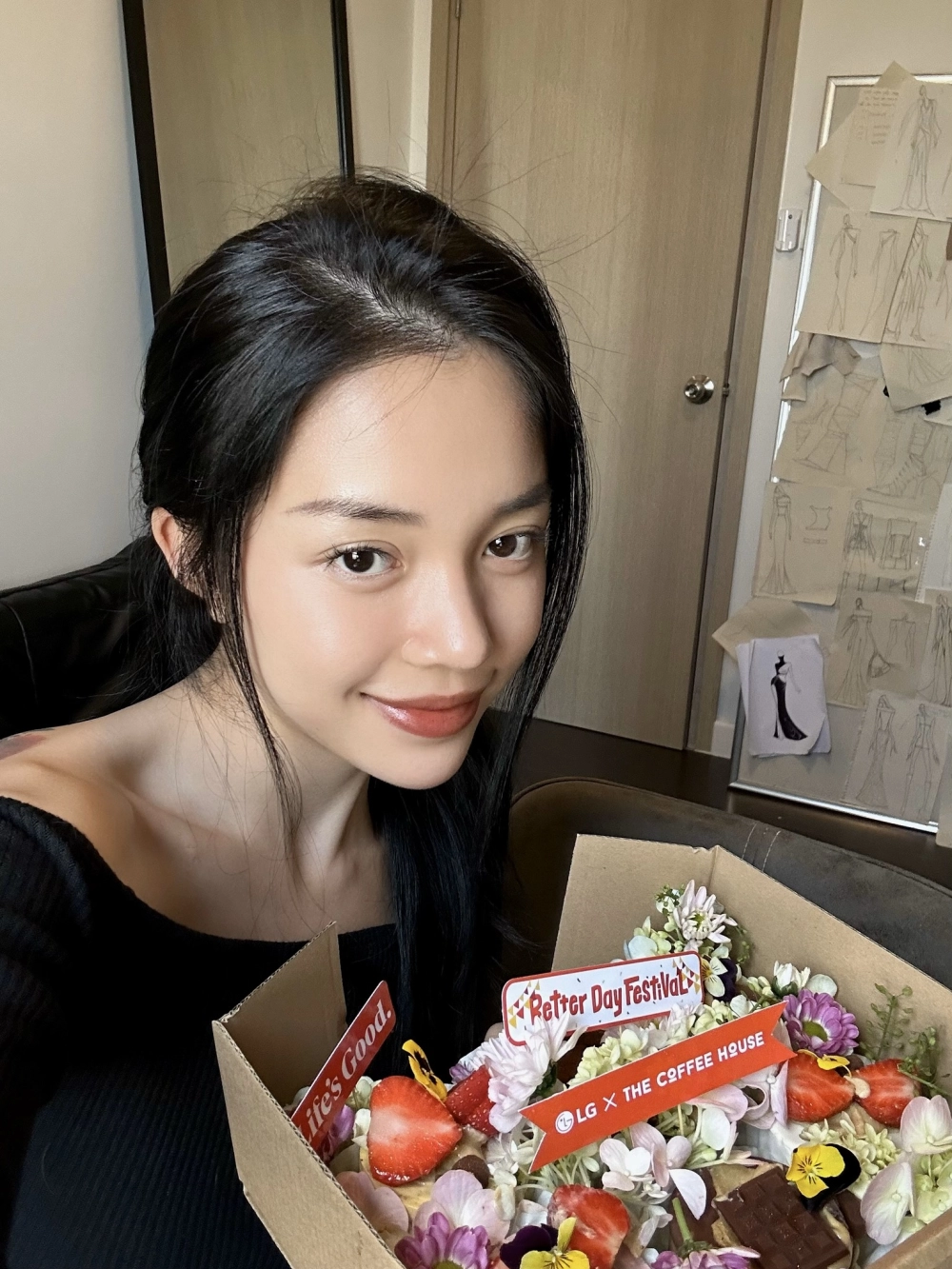 Bạn có biết Linh Ngọc Đàm là ai mà khiến MXH dậy sóng