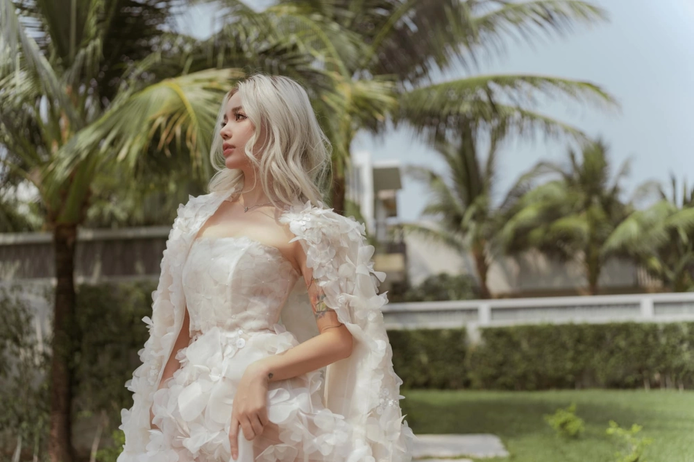 Phong cách chất lừ trong mỗi Linh Ngọc Đàm stream