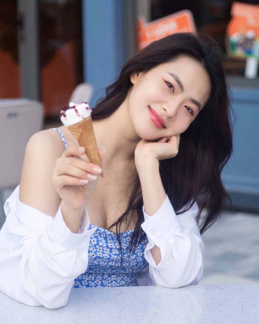 Phong cách biểu diễn của Minh Trang ca sĩ khiến khán giả mê