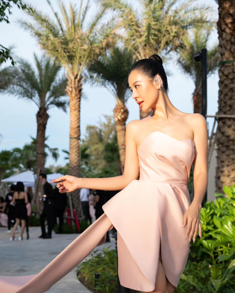 Dậy sóng với biệt danh Nam Thư trà xanh trong drama hot