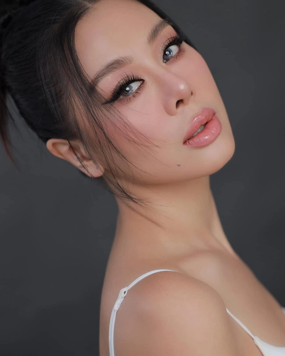 Ngạc nhiên với thông tin Nam Thư bao nhiêu tuổi chính xác