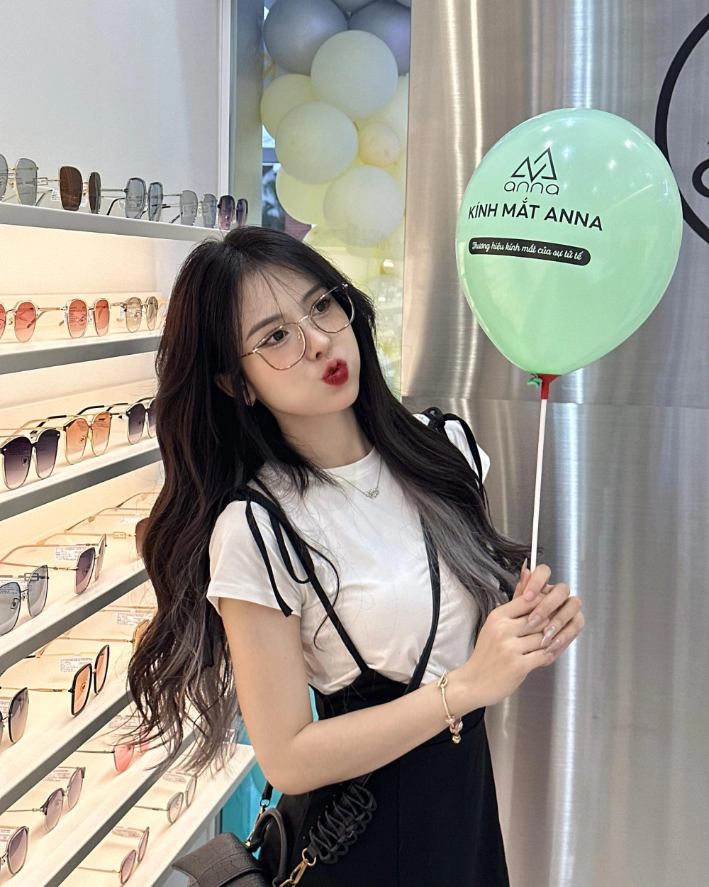 Fan bất ngờ khi biết tên thật của Ngân Hà tiktok là gì