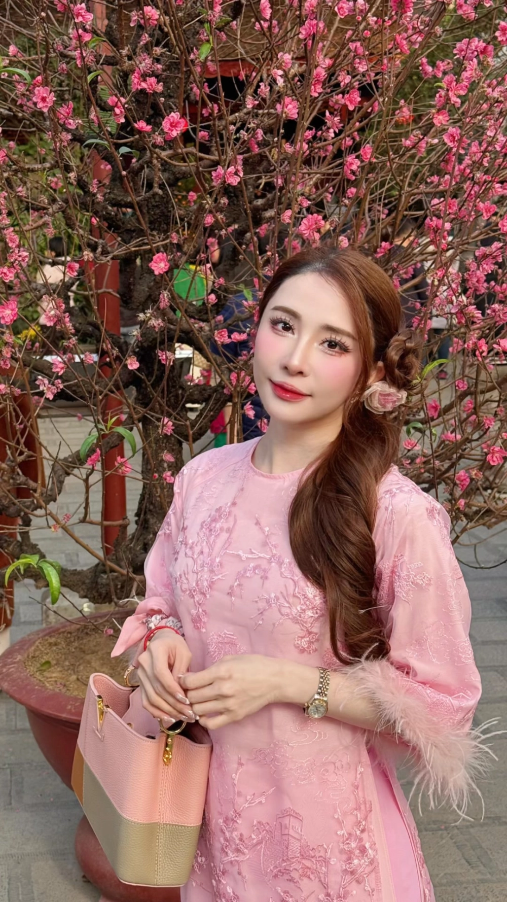 Visual của idol Quỳnh Nga mỗi lần xuất hiện đều gây sốt