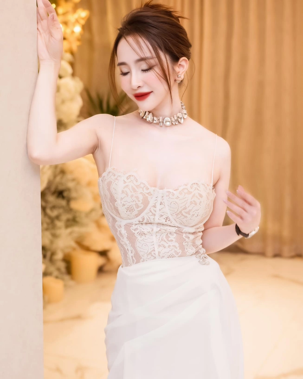 Quỳnh Nga idol cuốn hút mọi ánh nhìn trong từng khung hình