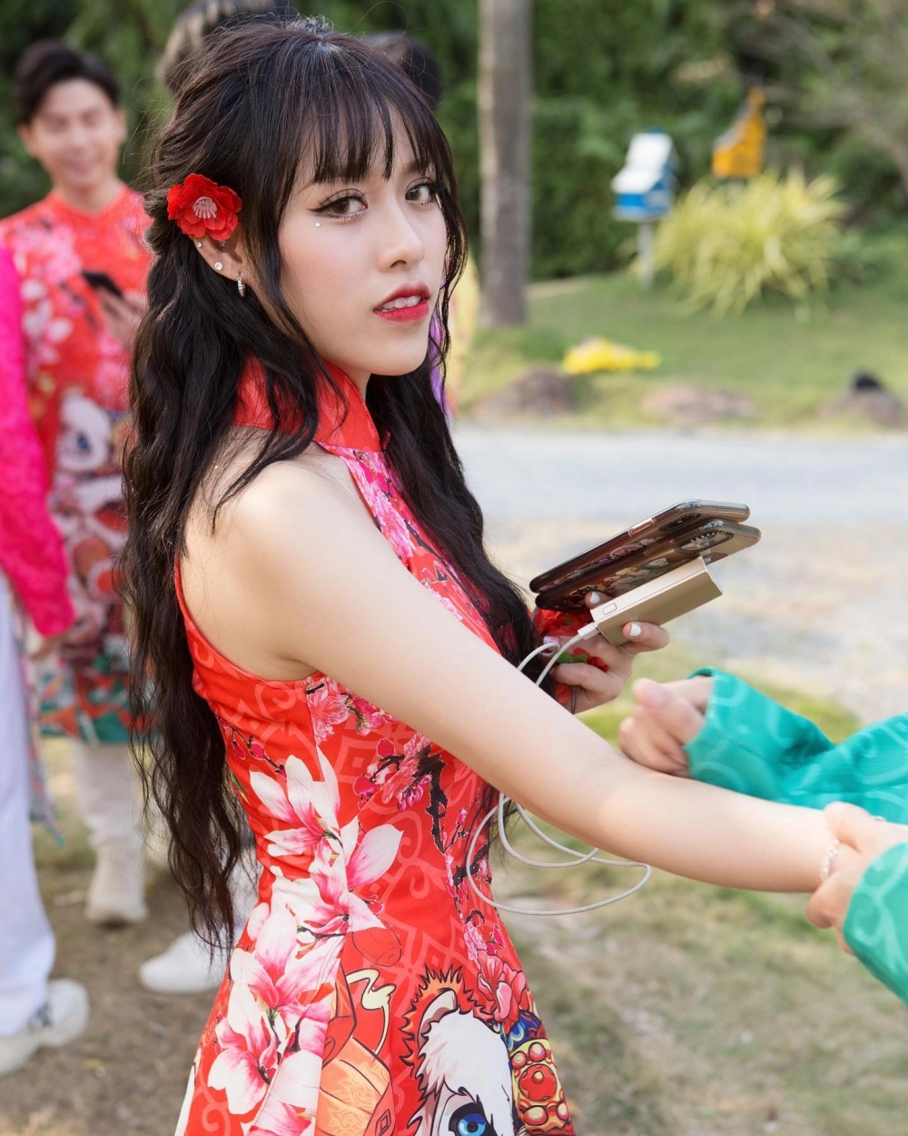 Fan tò mò Trà Đặng cao mét bao nhiêu qua mỗi video