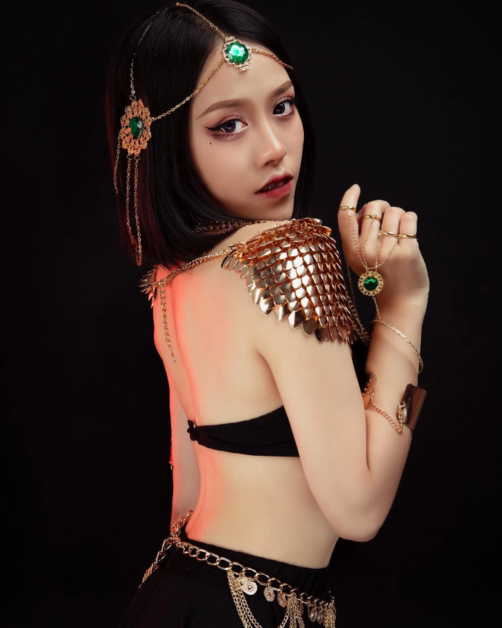 Hóa thân cực đỉnh trong bộ ảnh Trà Đặng cosplay