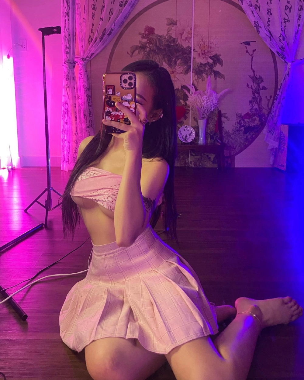 Thần thái đỉnh cao của Tiktoker Trà Đặng khiến fan mê