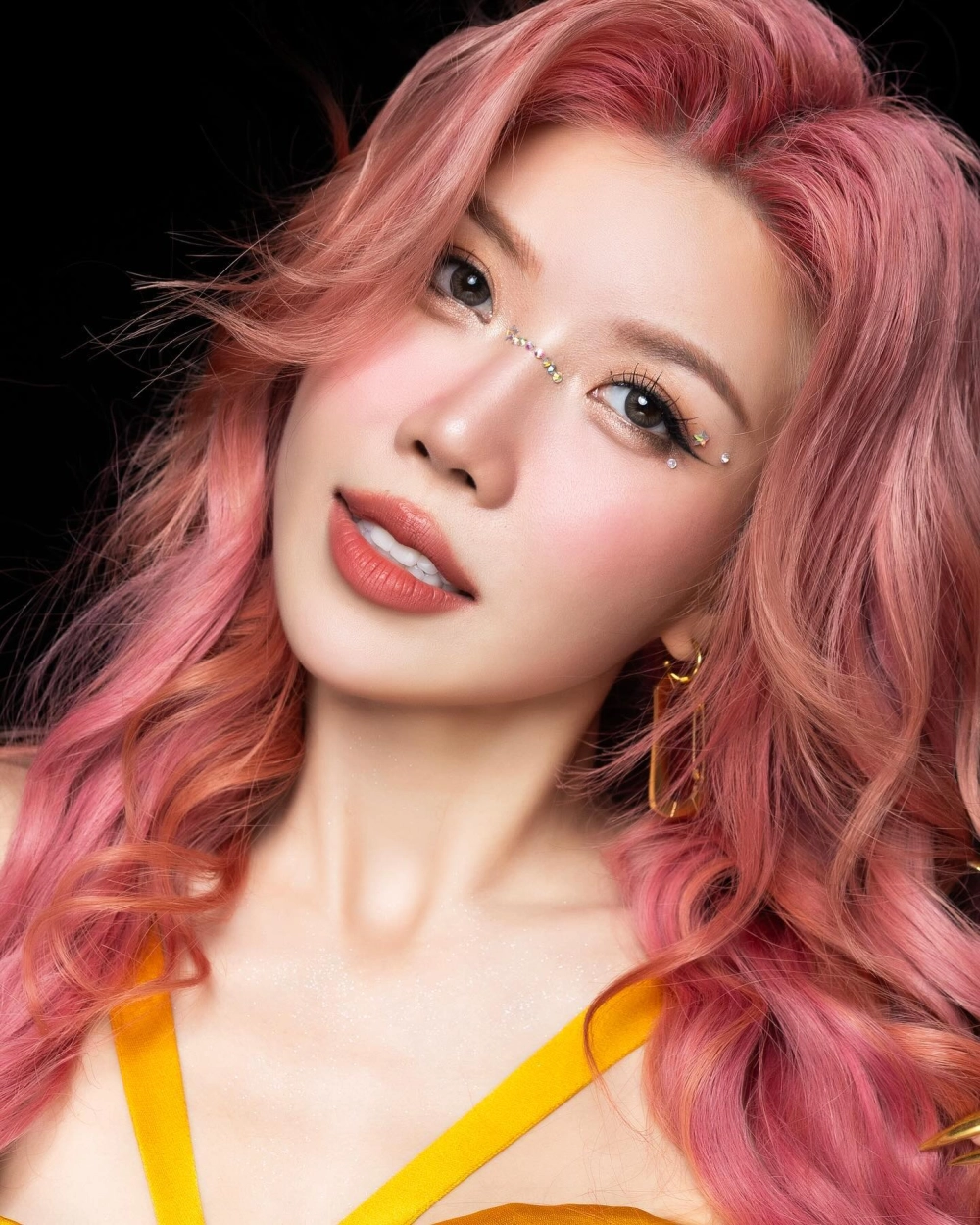 Trang Pháp Official cập nhật những hoạt động mới nhất của cô