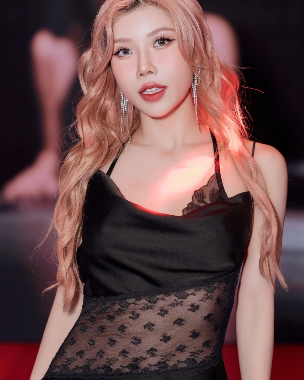 Chị Đẹp Trang Pháp chinh phục khán giả với tài năng và sự duyên dáng