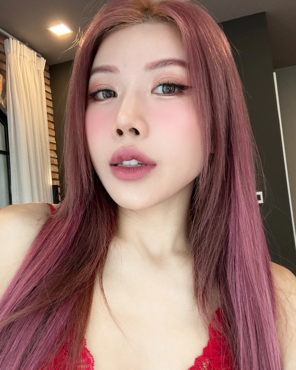 Trang Pháp album mới nhất nhận được nhiều phản hồi tích cực