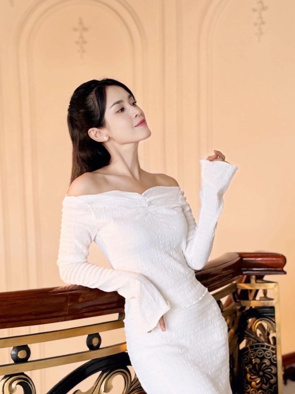 Cập nhật đầy đủ tiểu sử diễn viên Tú Vi cùng sự nghiệp thăng hoa