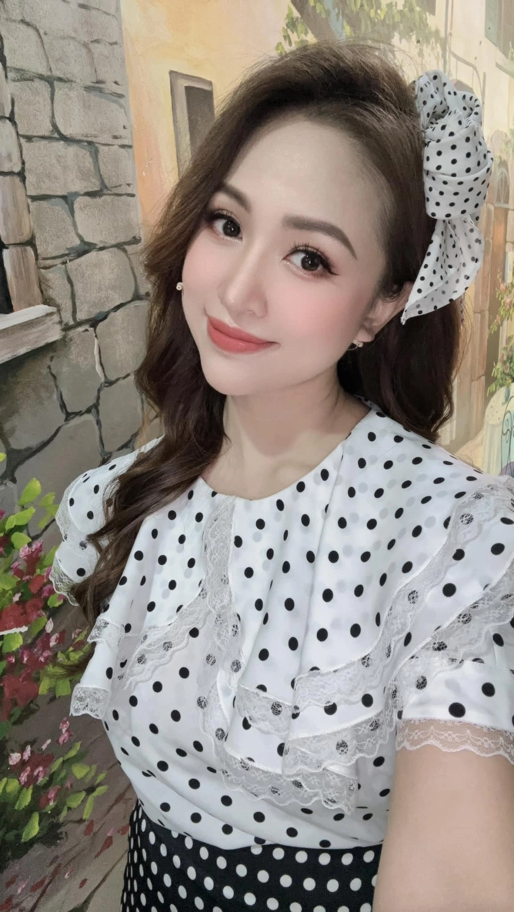 Thông tin về việc Vân Hugo bị ung thư khiến nhiều người xúc động