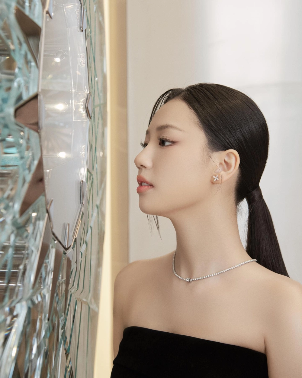 Gái đẹp TikTok hút fan với thần thái cuốn hút