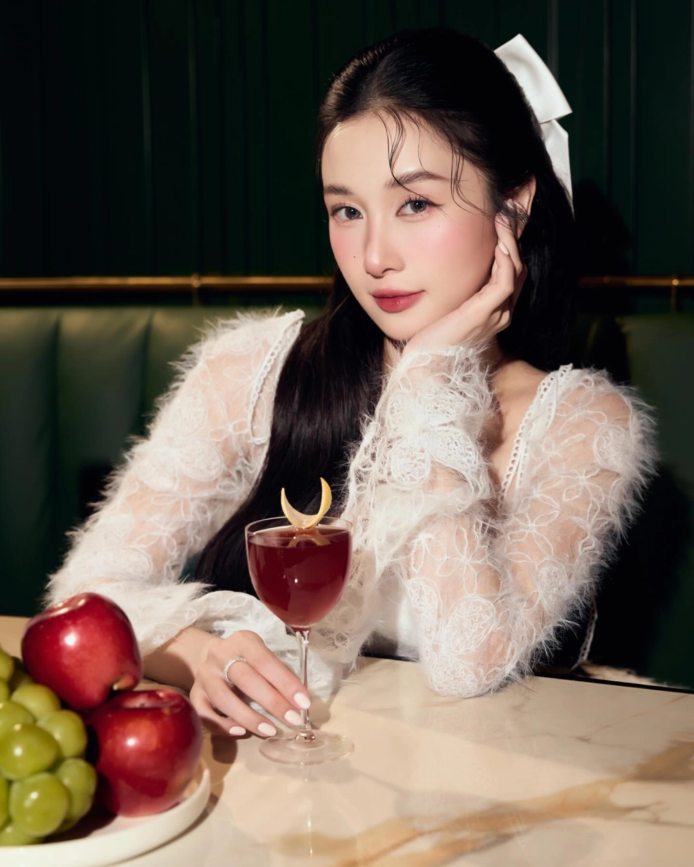 Xem ngay bộ hình con gái ngầu cực cá tính ấn tượng