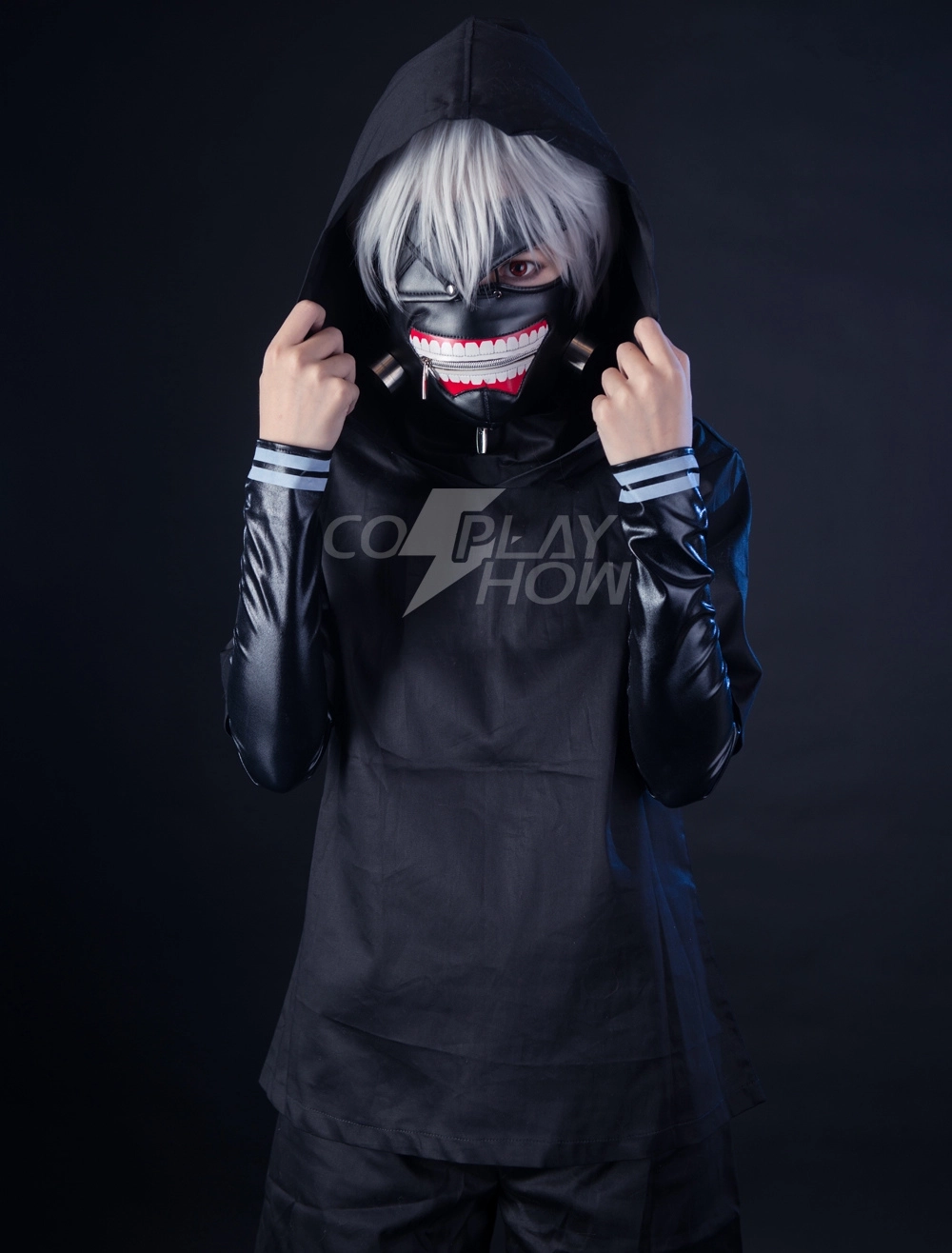 Kaneki Ken cosplay được yêu thích nhờ chi tiết trang phục chính xác