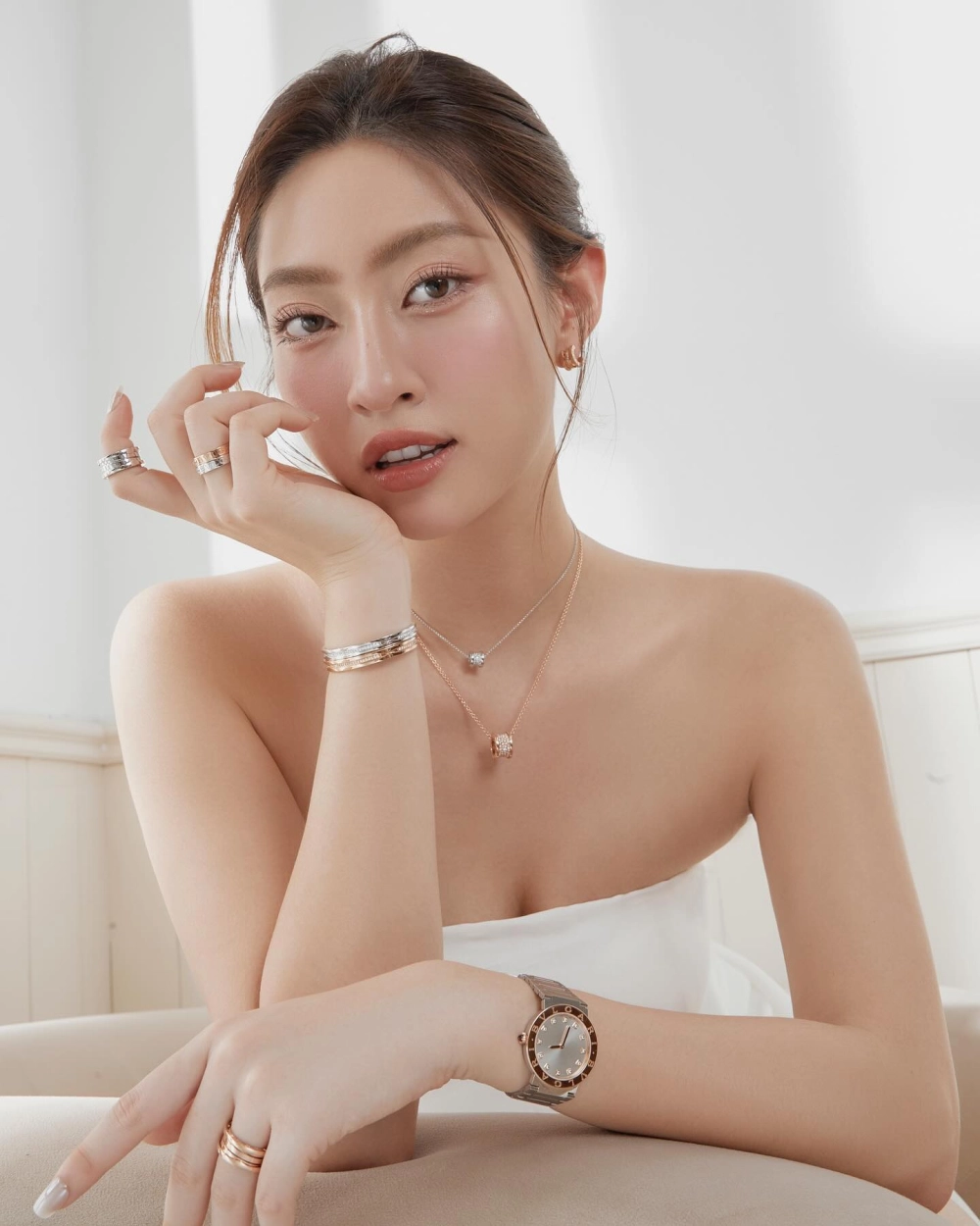 Gái xinh TikTok đi biển khoe dáng cực hút