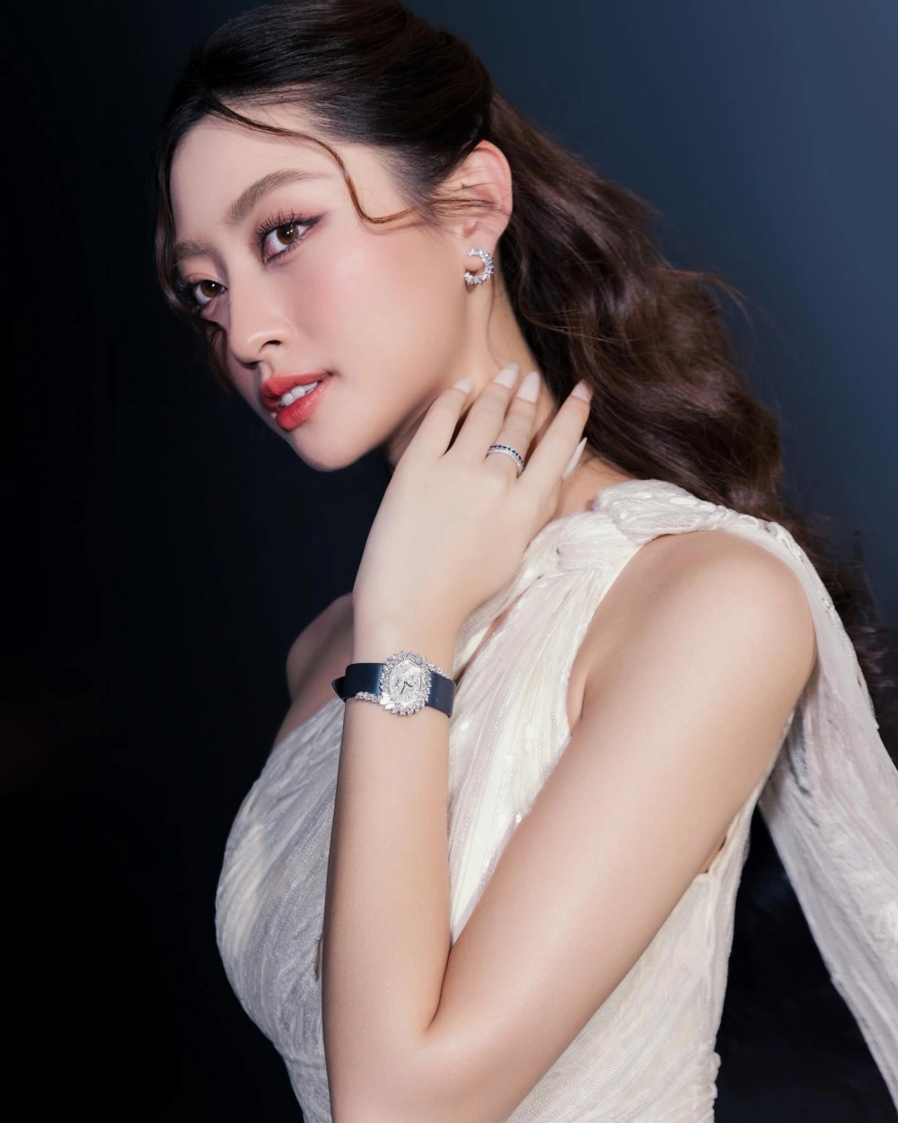 Gái xinh trên TikTok với điệu nhảy viral