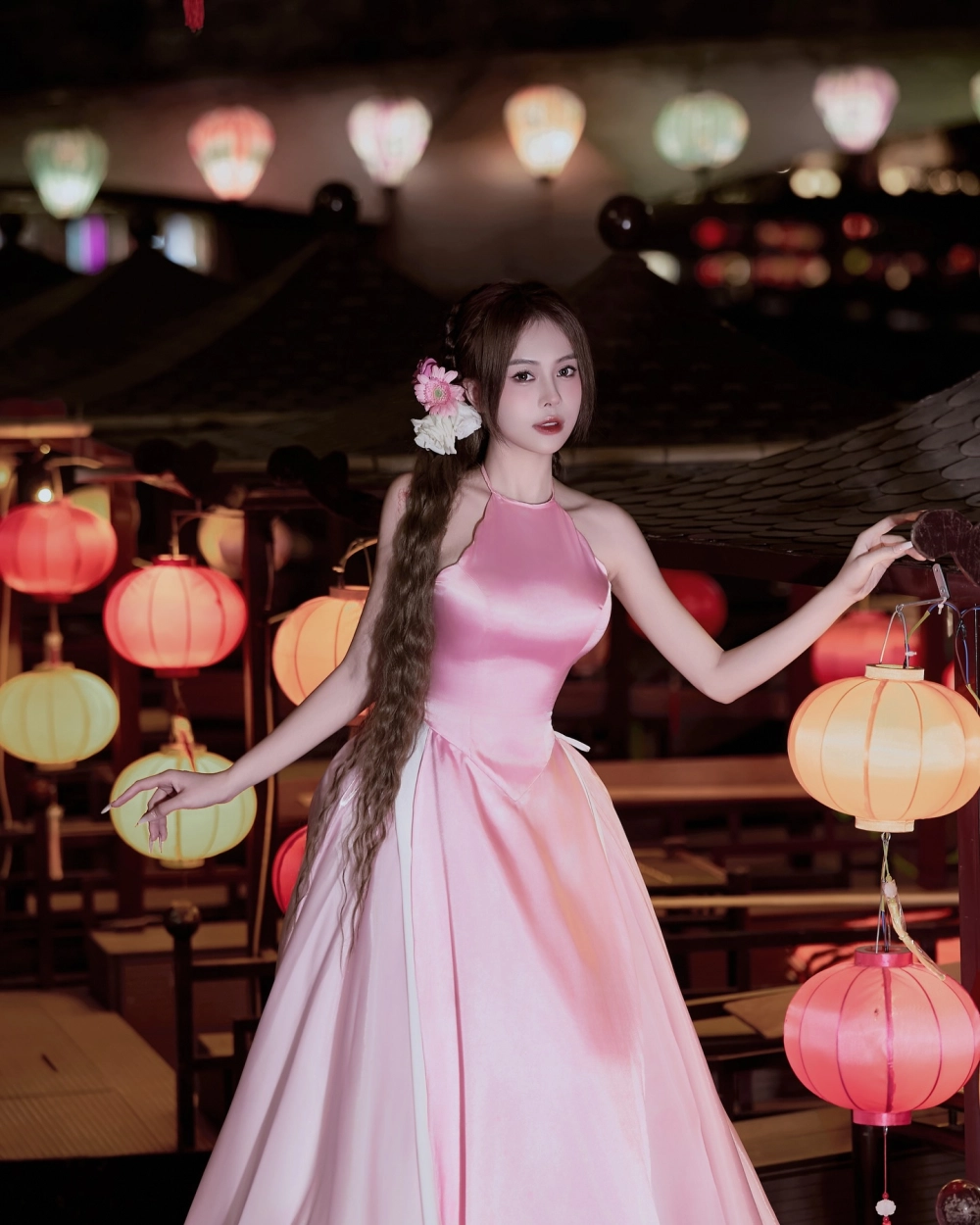 Gái đẹp YouTube review, vlog đầy sức sống