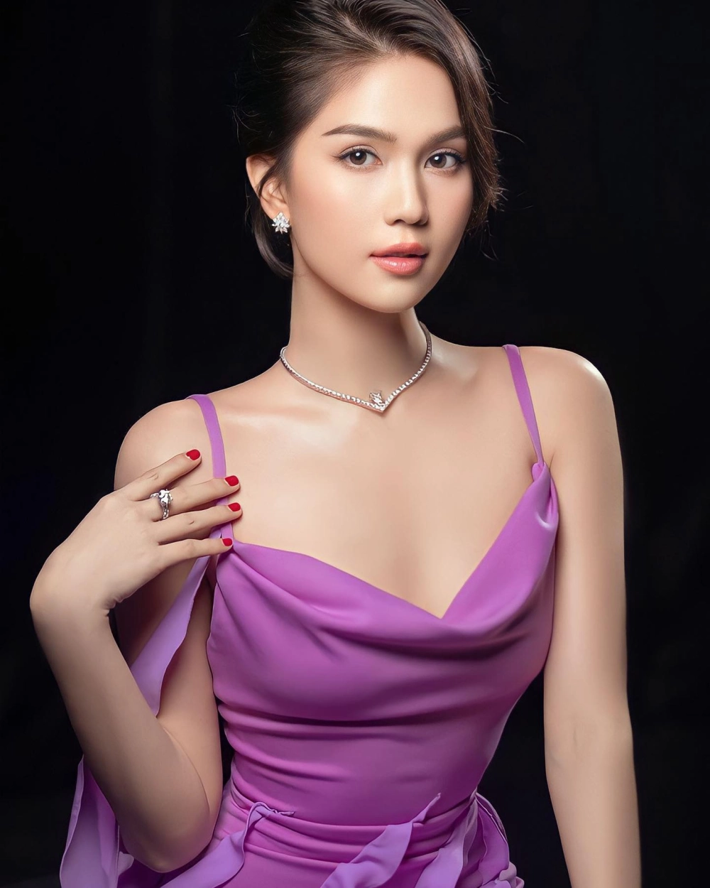 Facebook gái đẹp nổi bật với ảnh du lịch sang chảnh