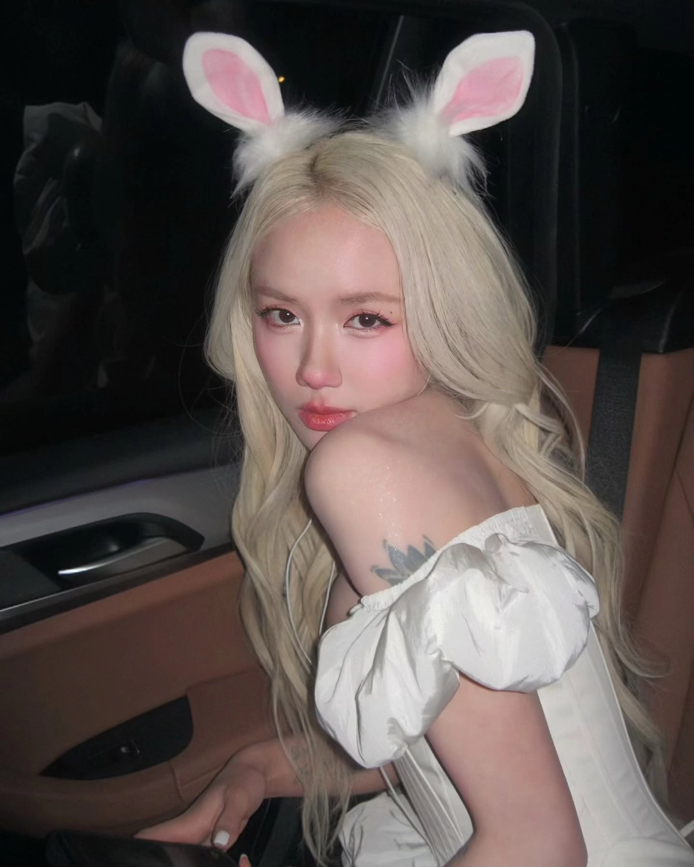 Khám phá avatar hình con gái đầy cảm xúc và tinh tế