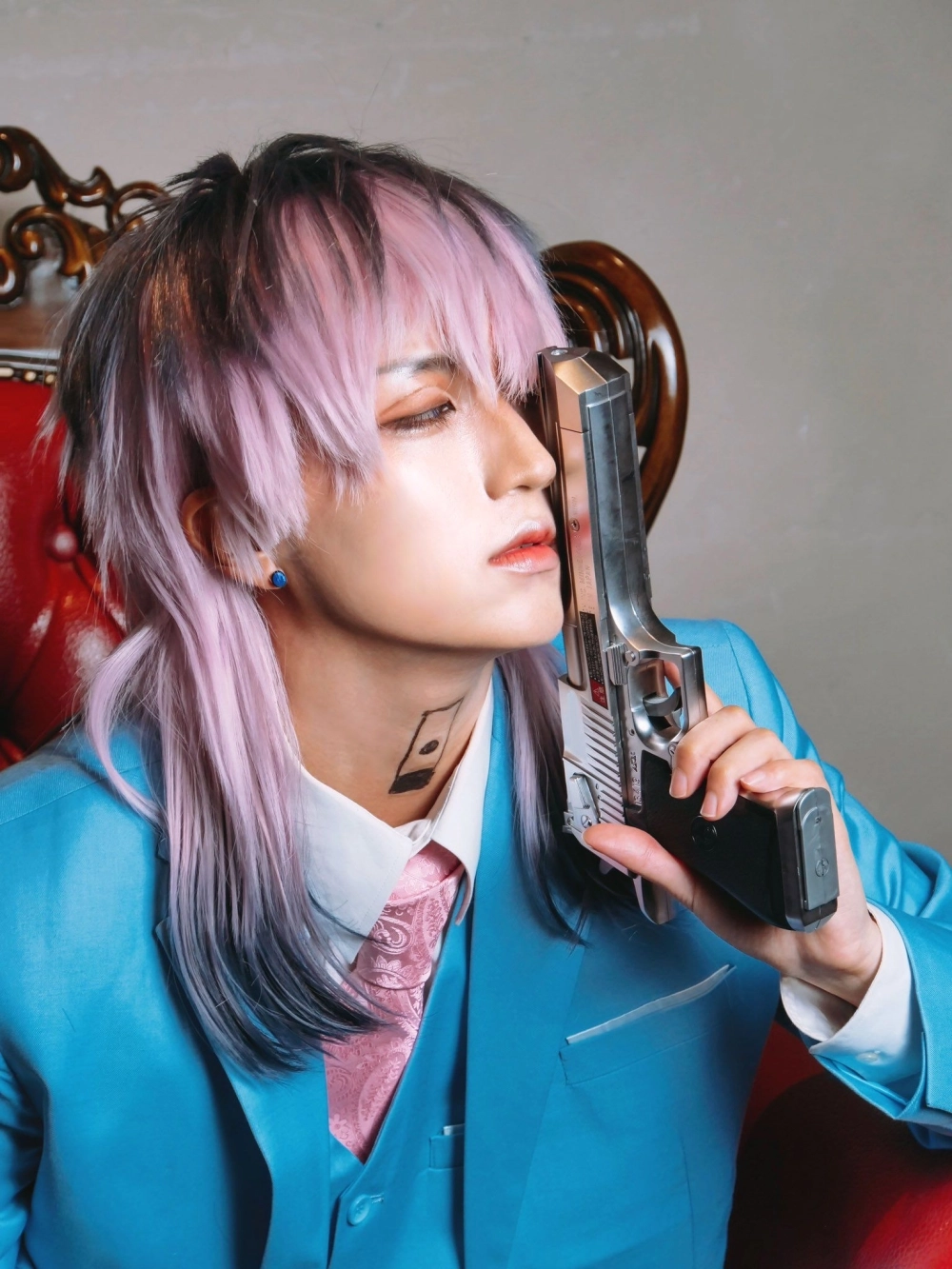 Cosplay Rindou Haitani tái hiện hoàn hảo thần thái nhân vật