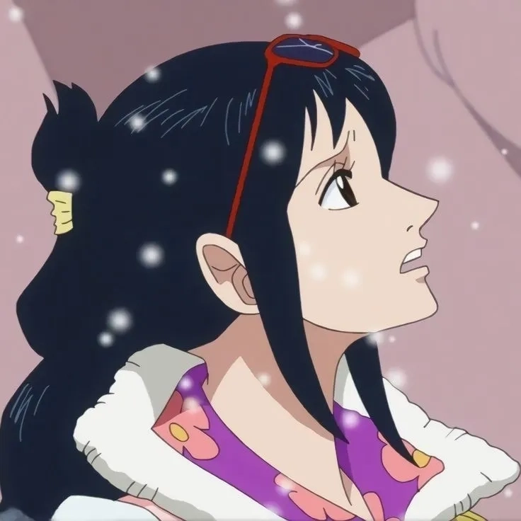 Hóa thân thành Tashigi Cosplay với bộ đồ hải quân chuẩn chất