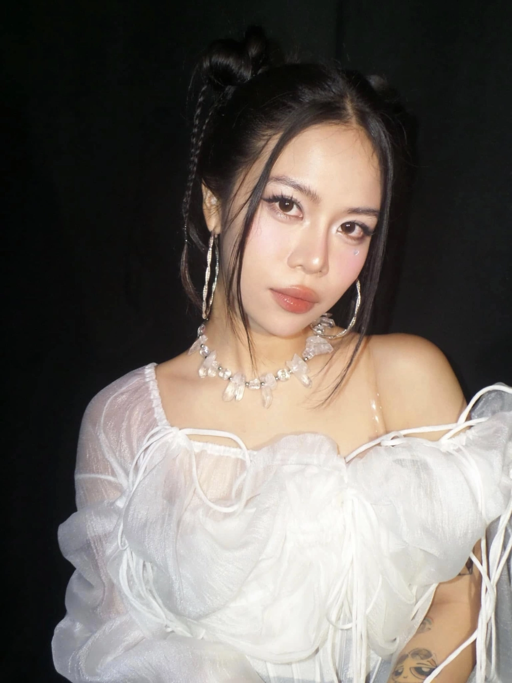 Khám phá avatar hình con gái đầy cảm xúc và tinh tế