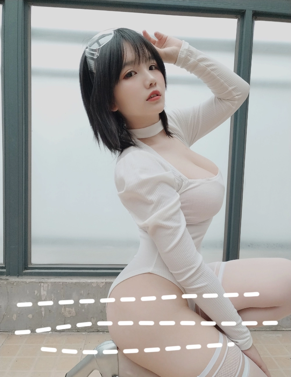 Ánh mắt mê hoặc của Ah Ban is very happy today khiến người xem ngẩn ngơ