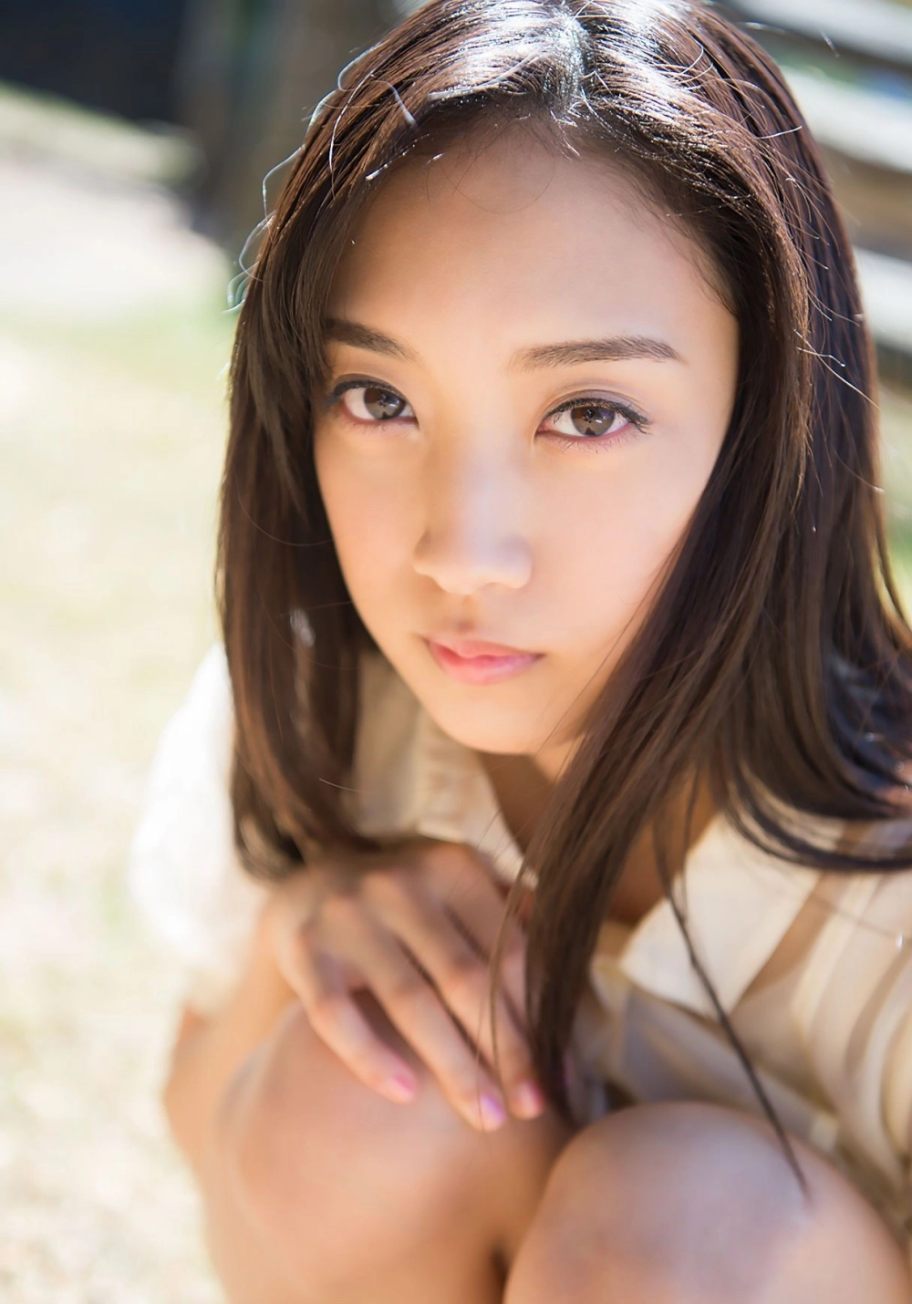 Thần thái cuốn hút của An Tsujimoto khiến không gian như bừng sáng