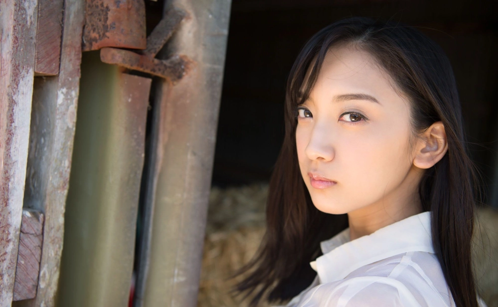 Nét sexy của An Tsujimoto toát lên từ từng ánh mắt và nụ cười