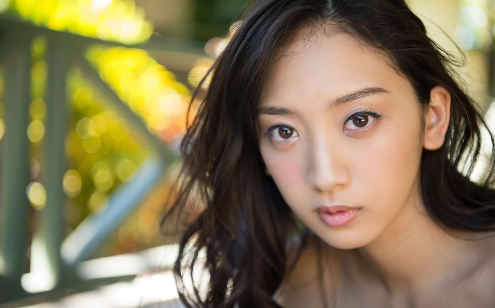 Sự kết hợp giữa sự mềm mại và mạnh mẽ tạo nên sức hút của An Tsujimoto