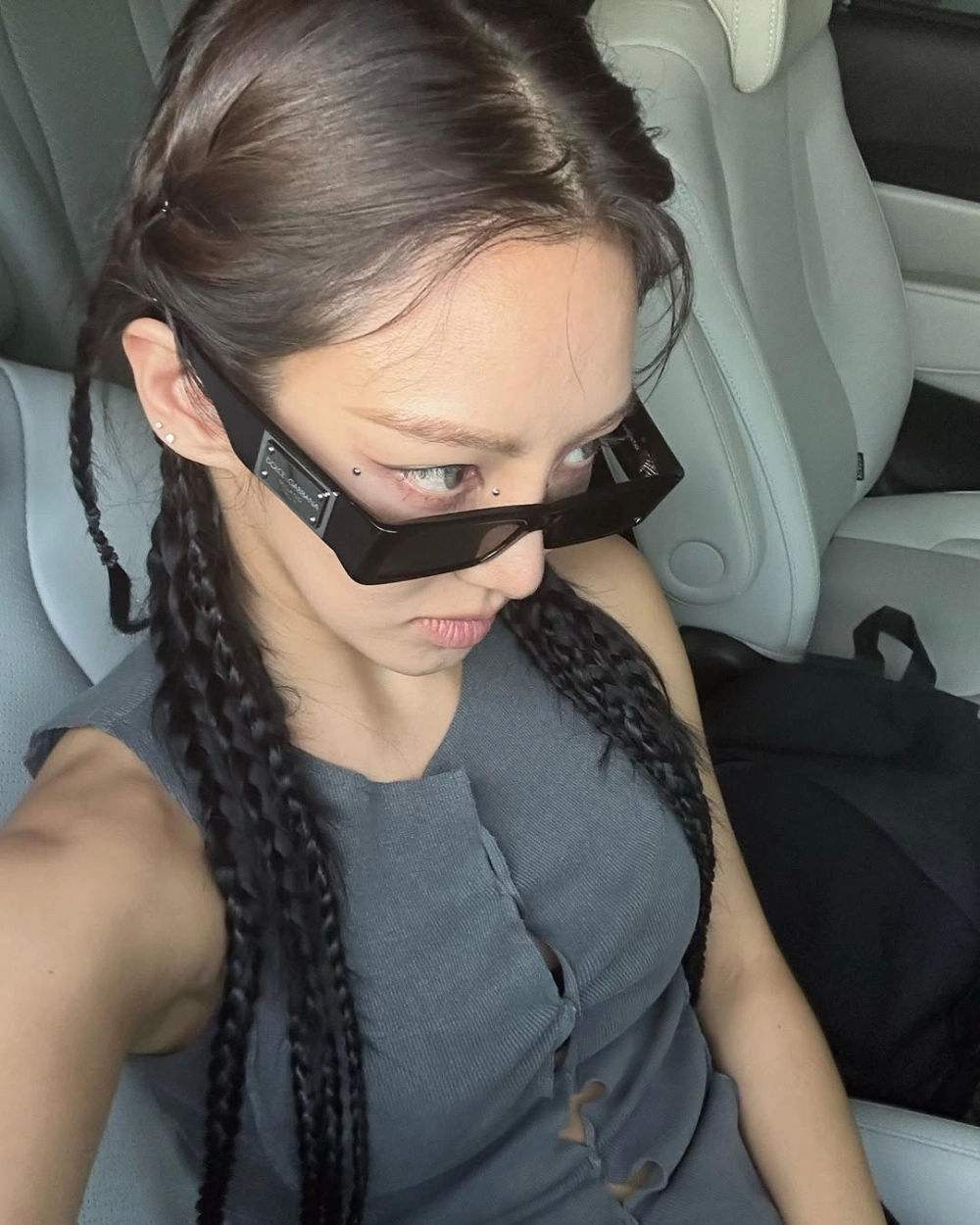 Ảnh gái mặc đồ sexy khoe trọn đường cong cơ thể