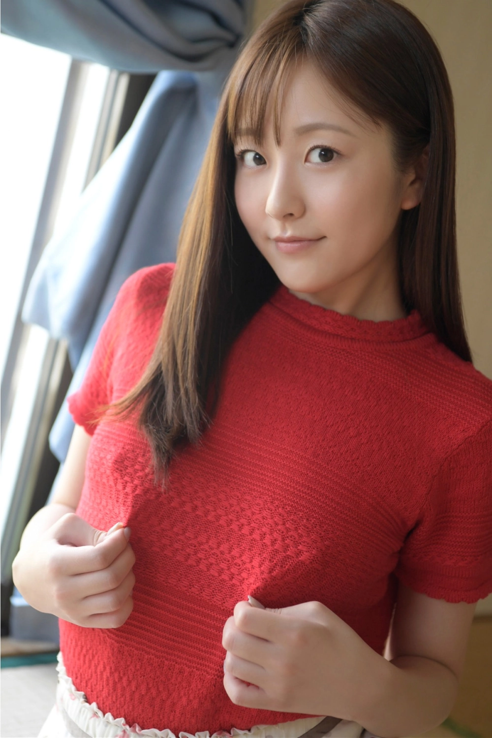 Blue sky light khoe đường cong hoàn hảo trong ánh sáng đầy cuốn hút