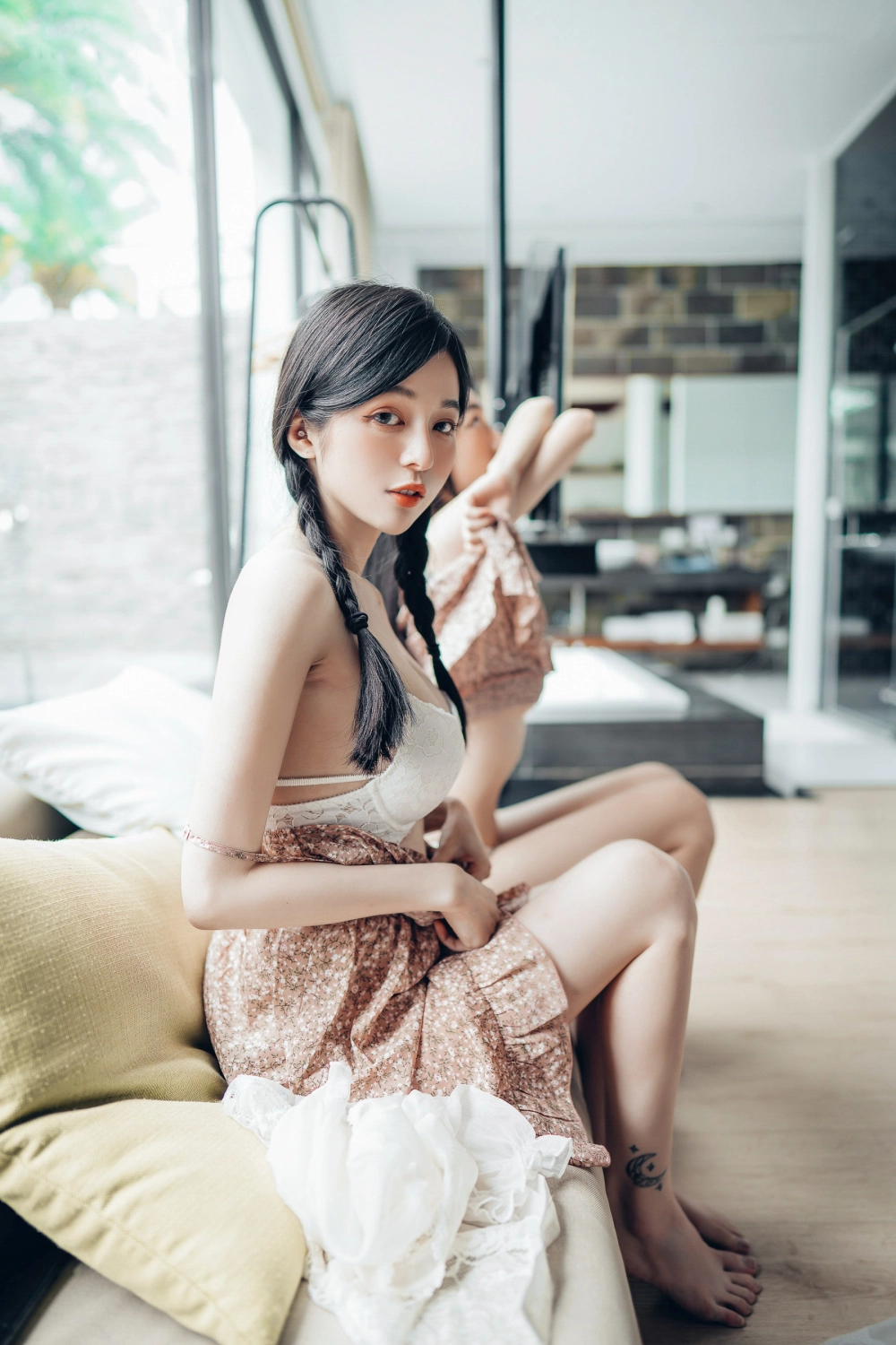 Thần thái cuốn hút và gợi cảm làm nên sức hút của Flutter