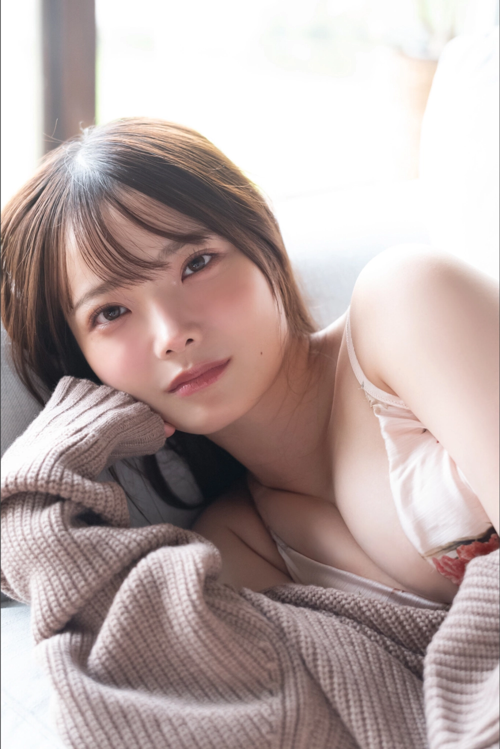 Thần thái tự tin và sexy giúp Himeka Araya nổi bật giữa đám đông