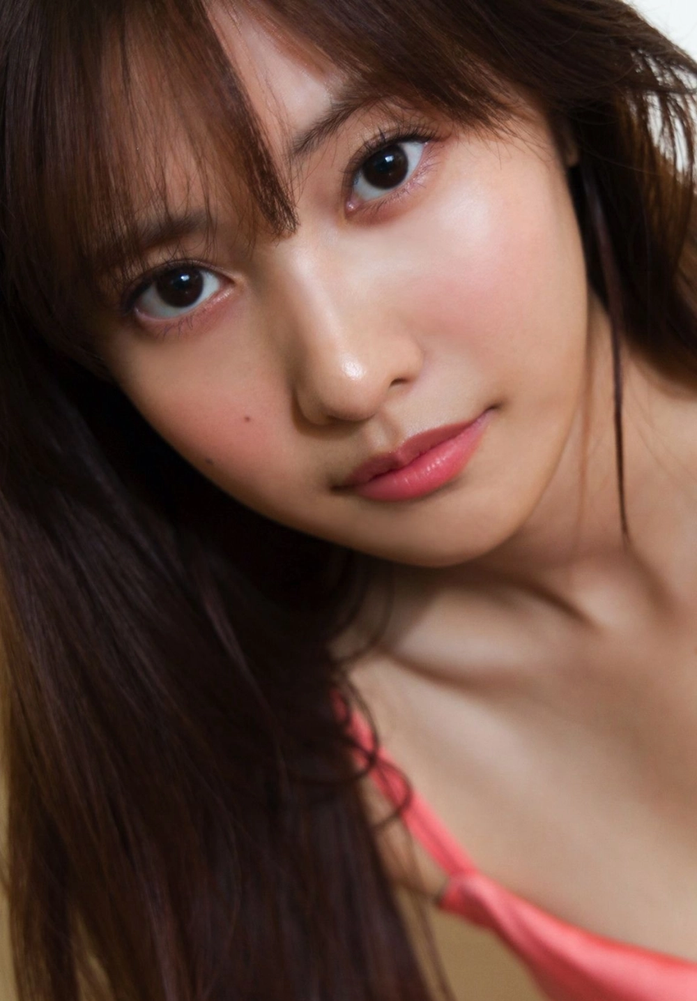 Vẻ đẹp nóng bỏng của Hinako Sano khiến mọi khung hình trở nên sống động