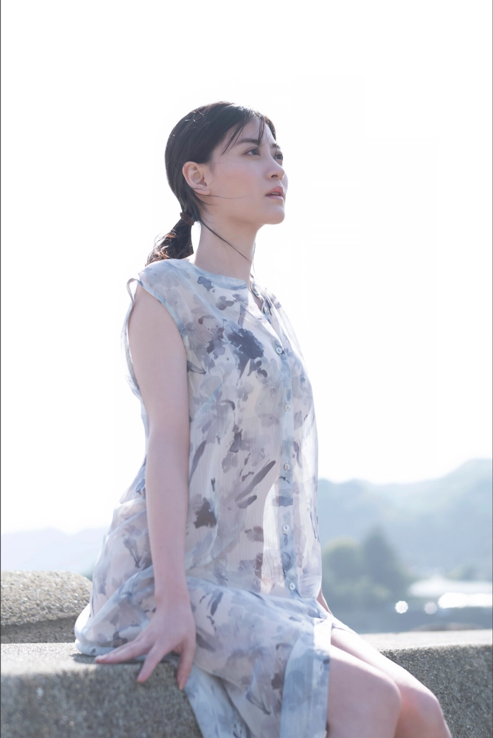 Sexy tự tin đầy mê hoặc cùng Kami Nishie